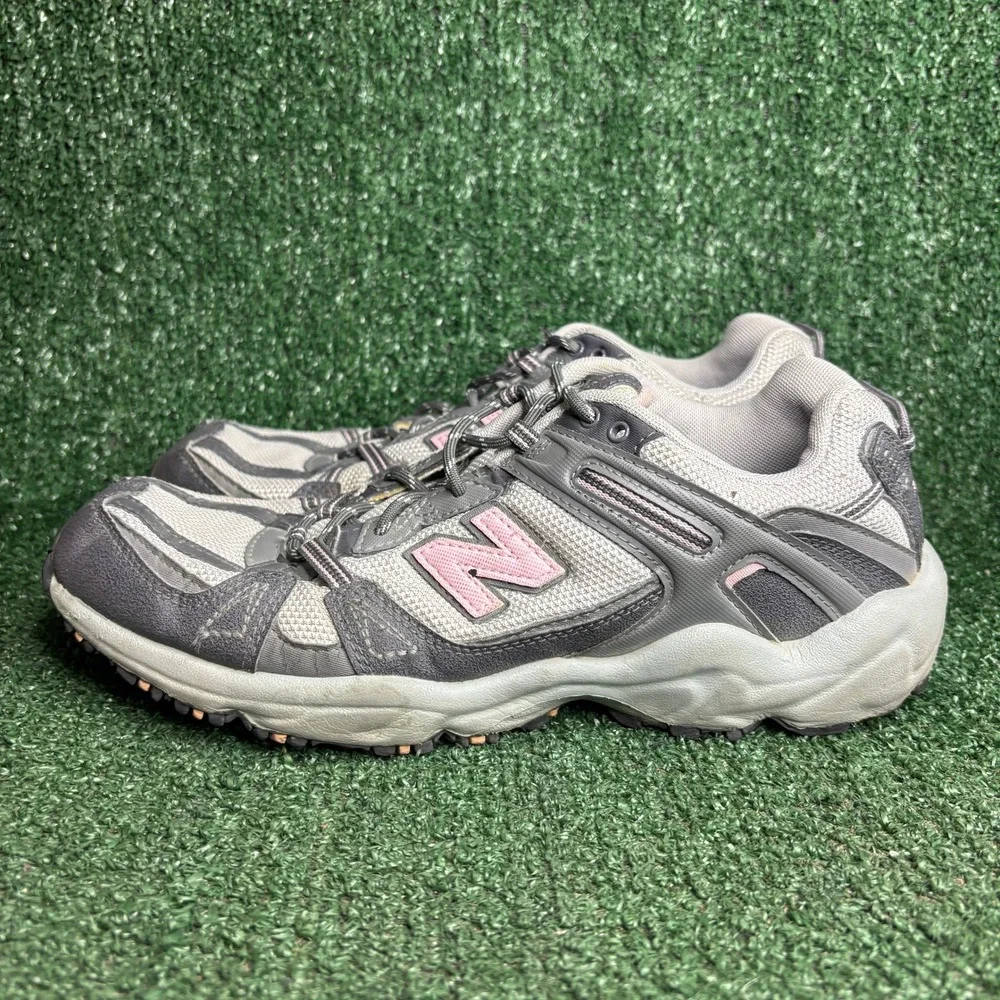 New Balance WT410GGP All Terrain Trail Running Shoe Sneaker Grey Pink Womens 11